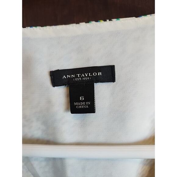 Lot of 2 blouse Tank Top Women's Small V-Neck Sleeveless Career Floral Abstract - Picture 4 of 11